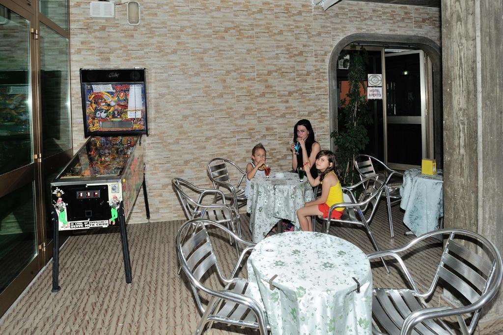 Hotel Lidia Alba Adriatica Eksteriør bilde