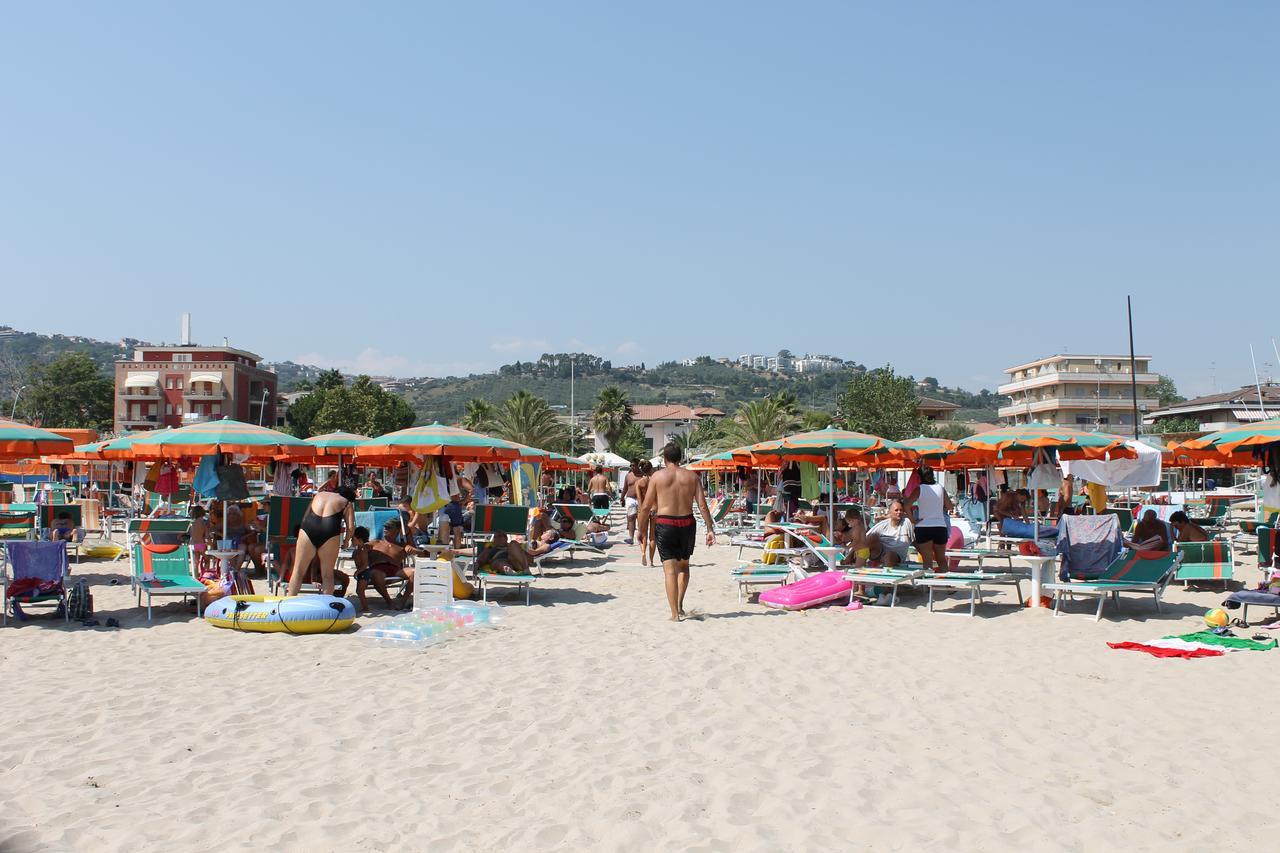 Hotel Lidia Alba Adriatica Eksteriør bilde
