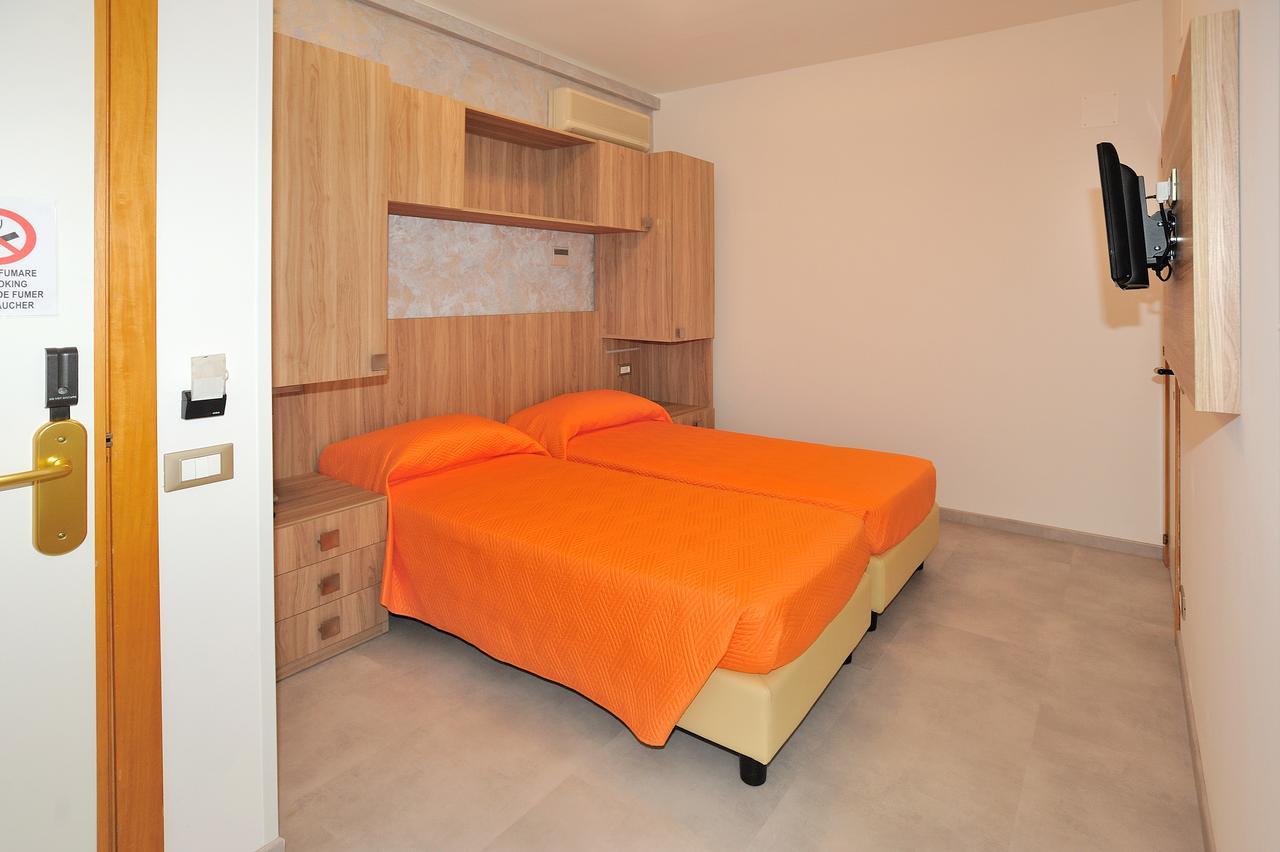 Hotel Lidia Alba Adriatica Eksteriør bilde